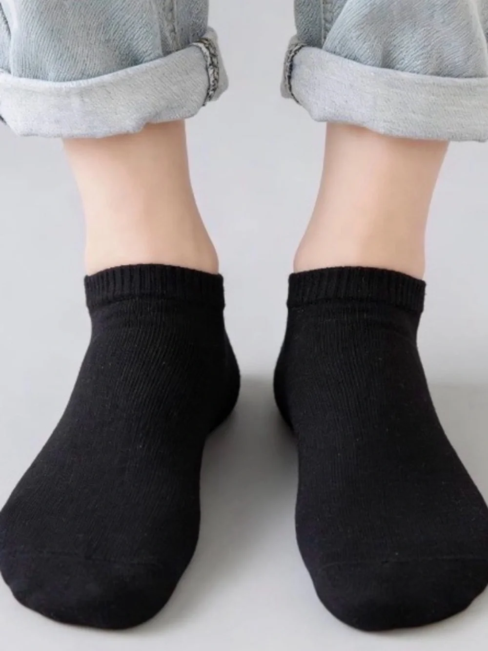 New Pack of 12 Men’s One Size Low-Cut Athletic Socks in White, Gray & Black